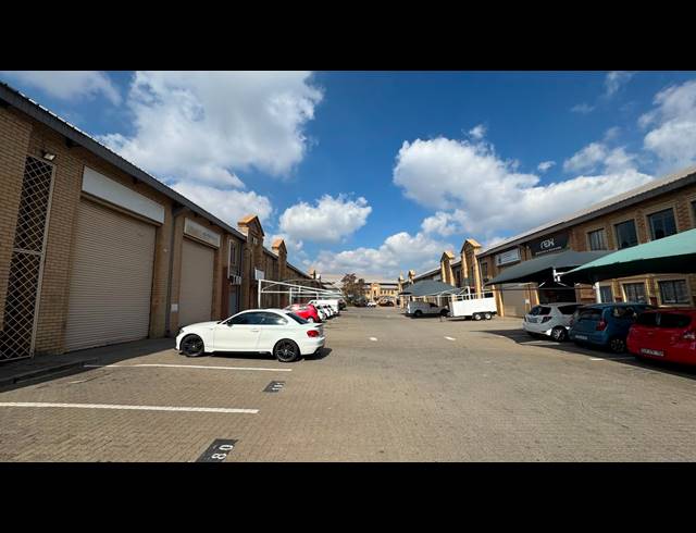 476M² WAREHOUSE TO LET IN LINBRO PARK